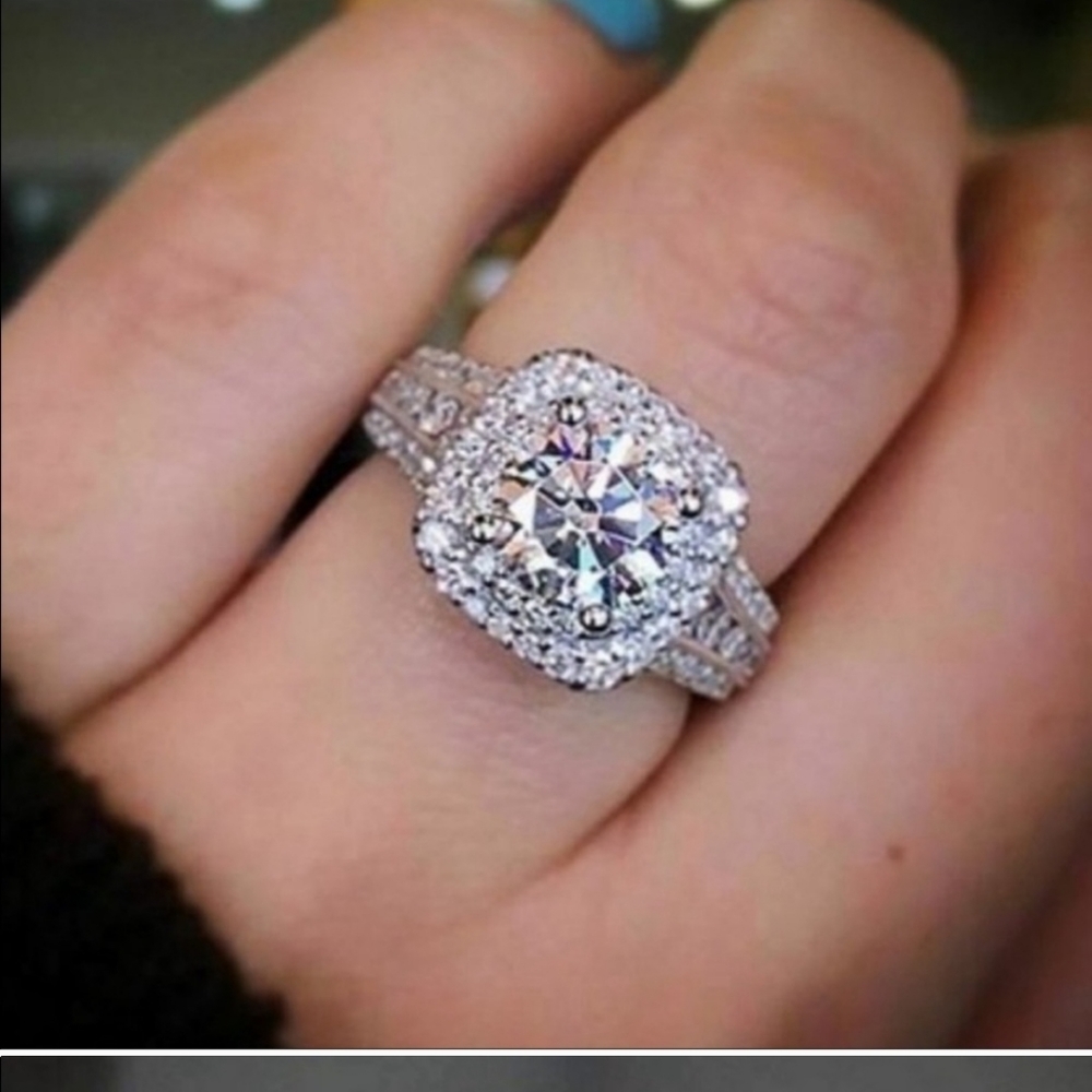 ((CLEARANCE))    925 Sterling Silver Simulated Diamond Ring